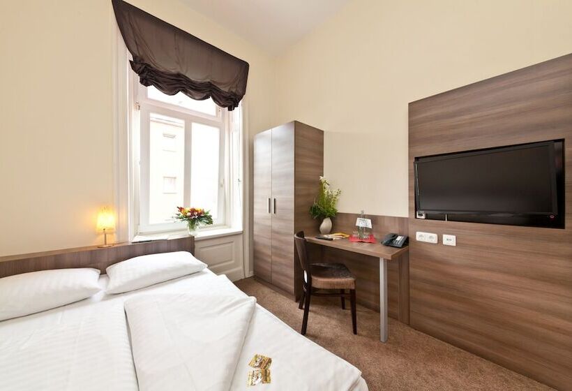 标准单人间共用浴室, Königshof Hamburg