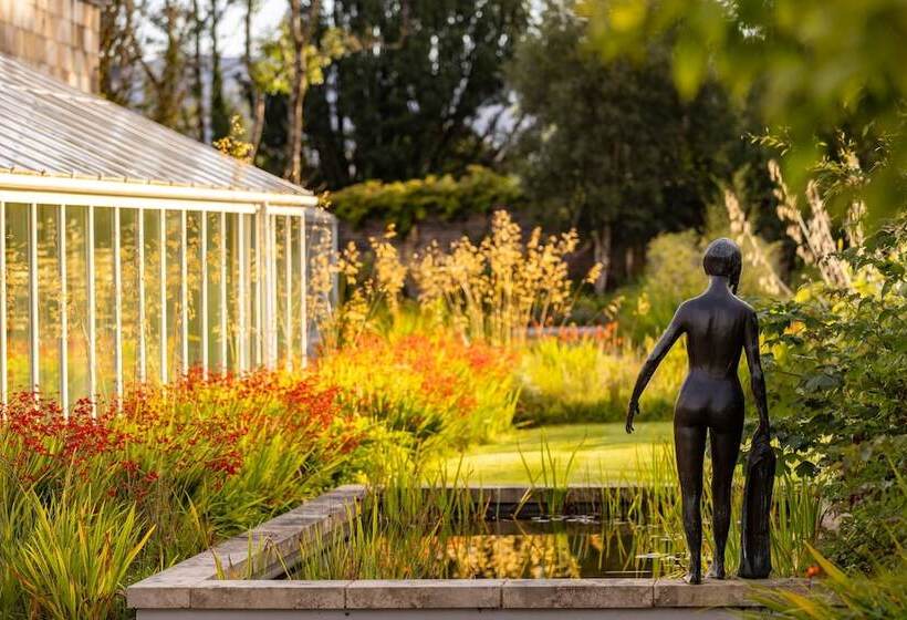 سوییت, Lough Eske Castle