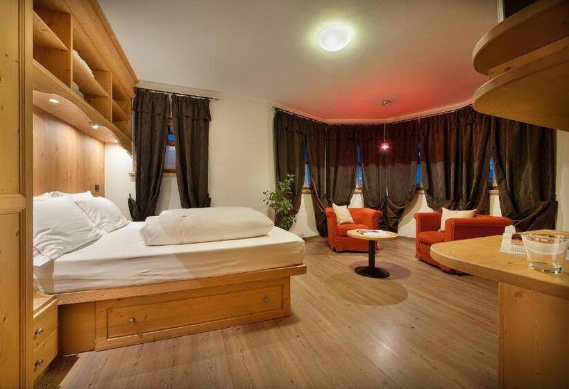 سوئیت 2 خوابه, Meeting