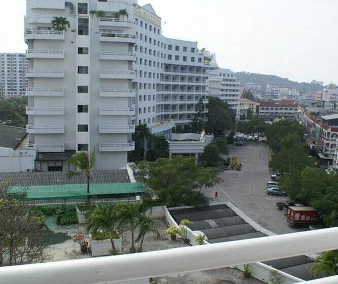 اتاق سوپریور, Royal Twins Palace