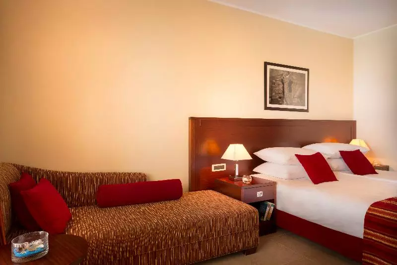 Superior Kolmen Hengen Huone, Valamar Villa Adria