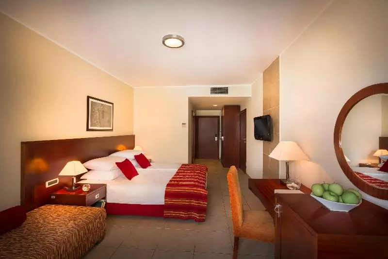 Superior Kolmen Hengen Huone, Valamar Villa Adria