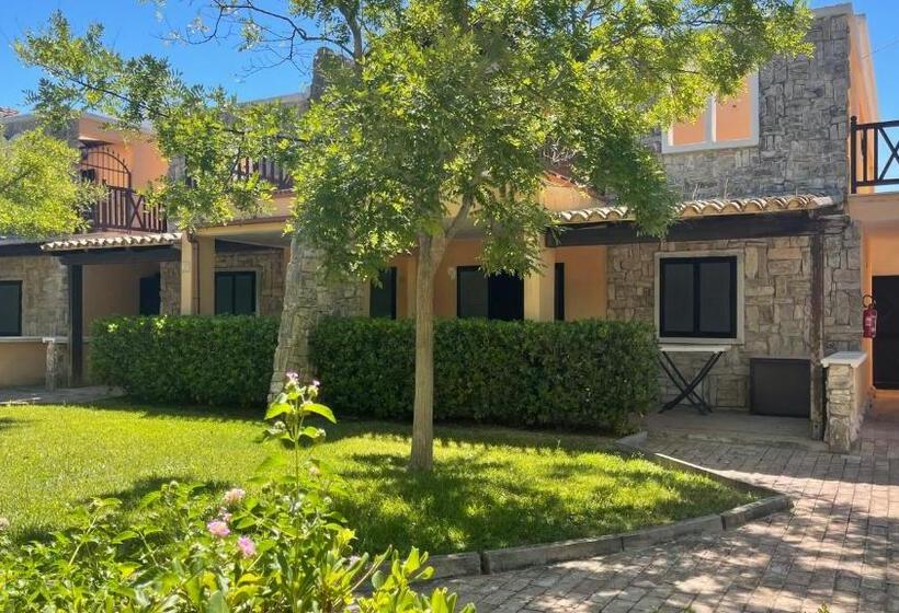 דירת חדר בקומת קרקע, Villaggio Emmanuele