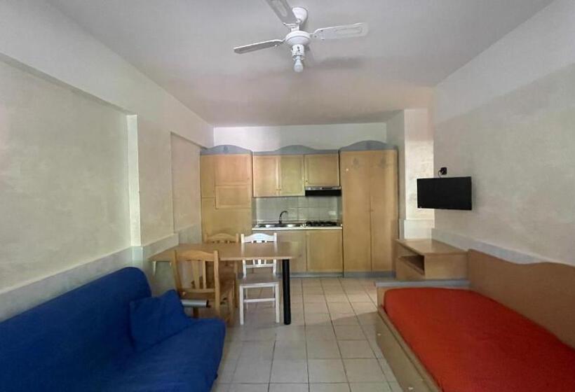 דירת חדר בקומת קרקע, Villaggio Emmanuele