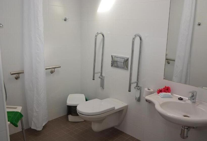 חדר סטנדרט מותאם לאדם עם מוגבלויות, Casas Heddy, Wellbeing Resort