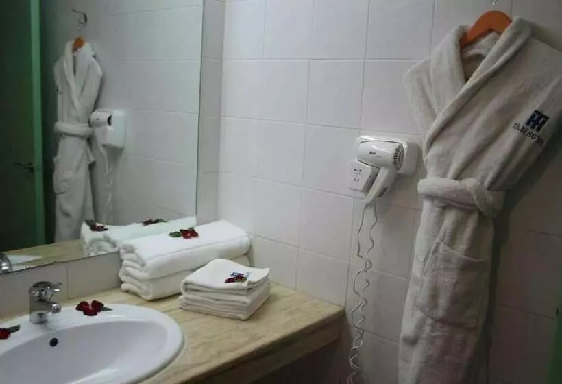 Standard Kolmen Hengen Huone, Tildi Hotel & Spa