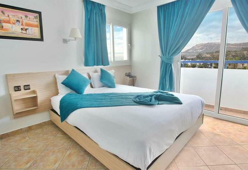 اتاق استاندارد با چشم‌انداز استخر, Tildi Hotel & Spa