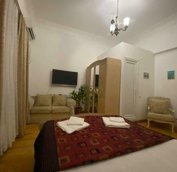 اتاق استاندارد, House 1899