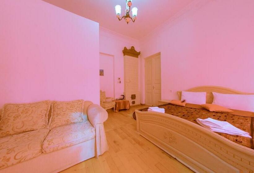 اتاق استاندارد, House 1899