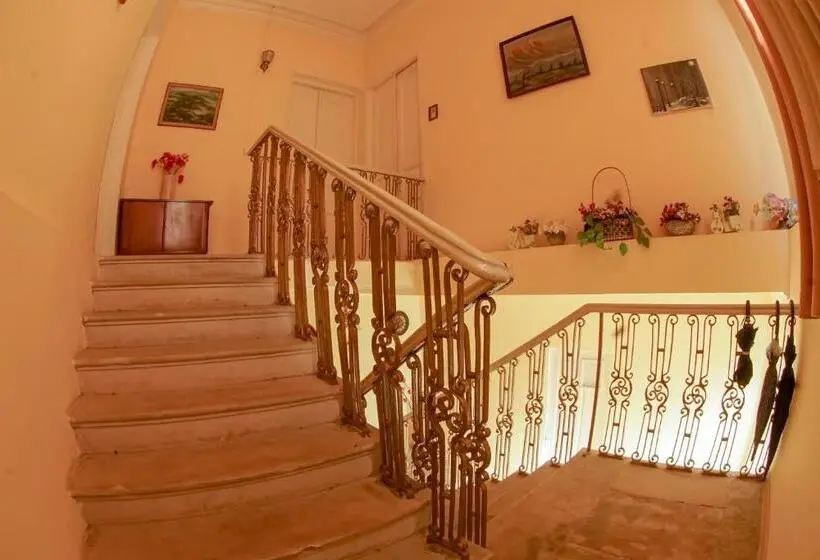 اتاق استاندارد, House 1899
