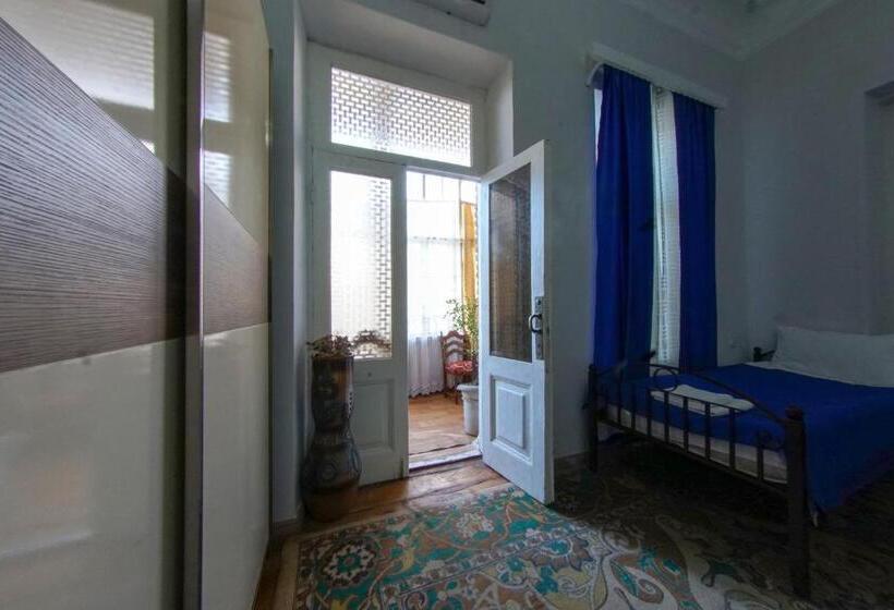 اتاق خانوادگی, House 1899