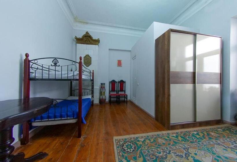 اتاق خانوادگی, House 1899