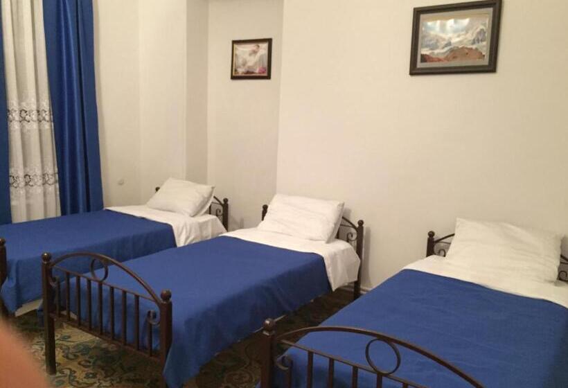 اتاق خانوادگی, House 1899