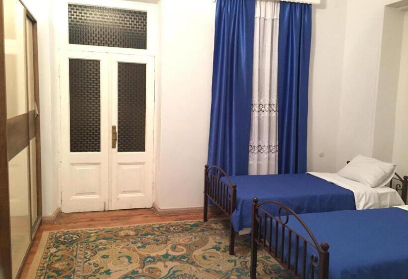 اتاق خانوادگی, House 1899