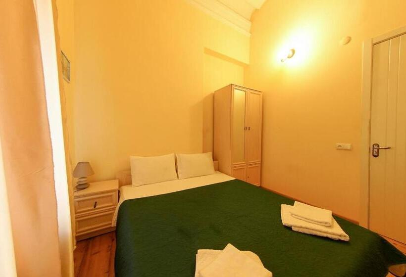 اتاق استاندارد, House 1899