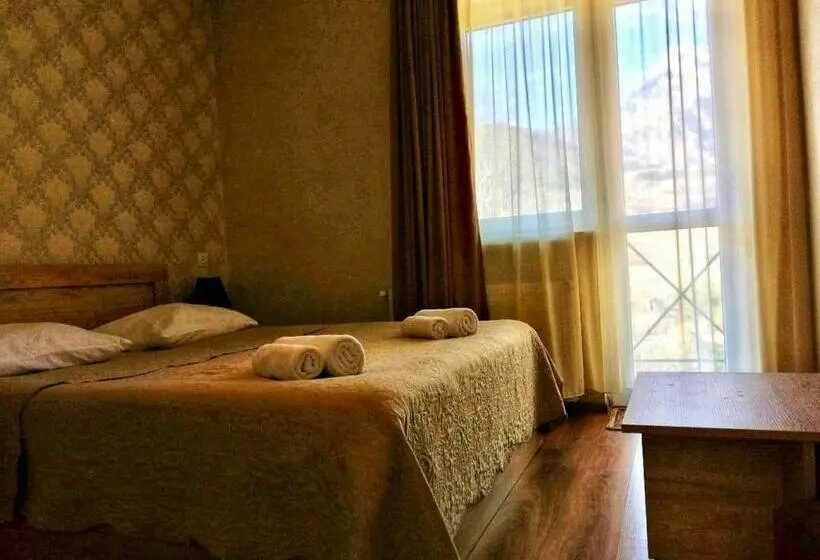 اتاق استاندارد با تخت بزرگ, Kazbegi Inn