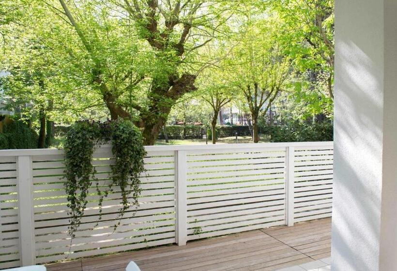 Apartamento 1 Dormitório com Sacada, Residence Ola