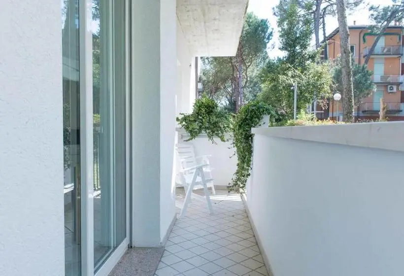 استودیوی استاندارد, Residence Ola