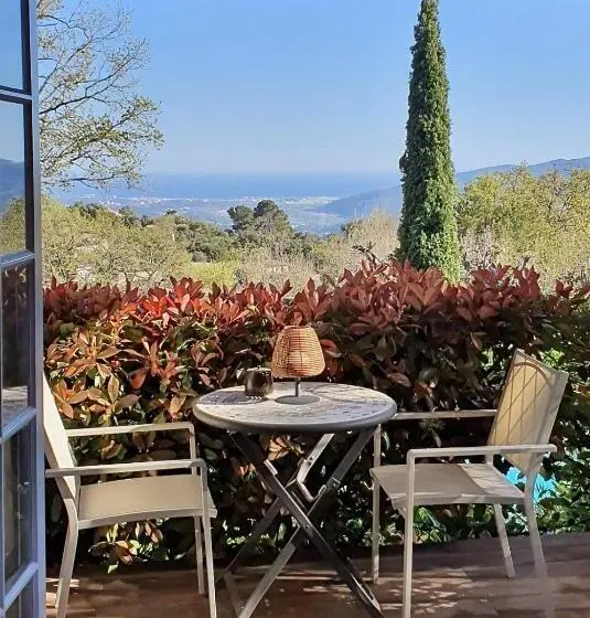 オーシャンビュースタンダードルーム, Les Hauts De La Riviera