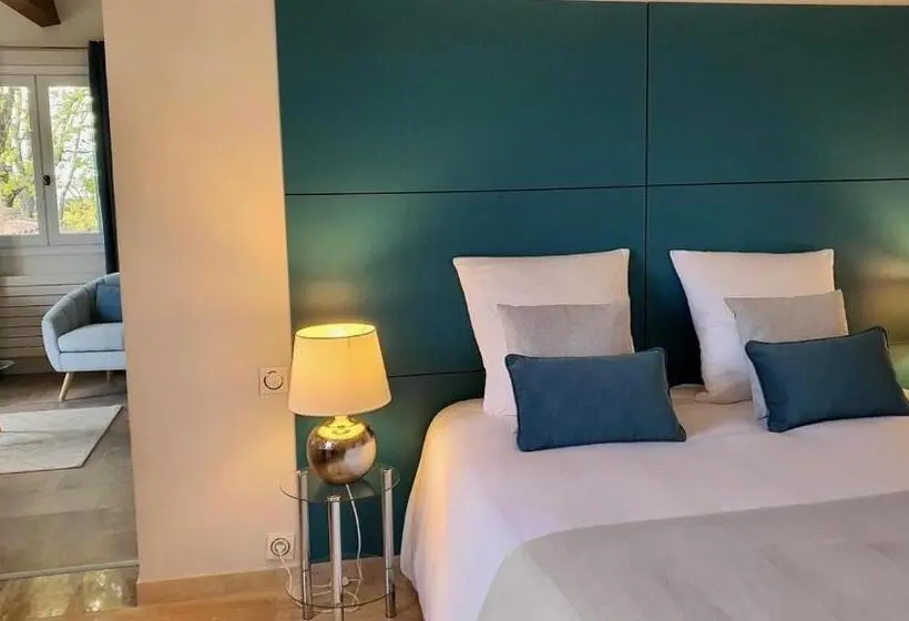 オーシャンビュージュニアスイート, Les Hauts De La Riviera