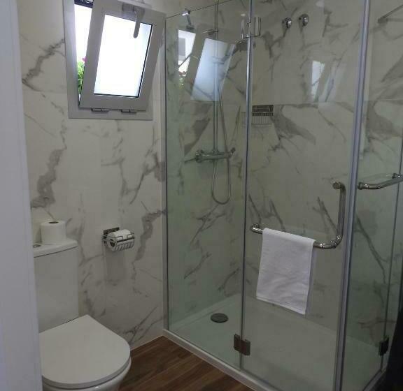 اتاق استاندارد, Sandra Rooms