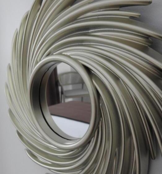 اتاق عادی, Sandra Rooms