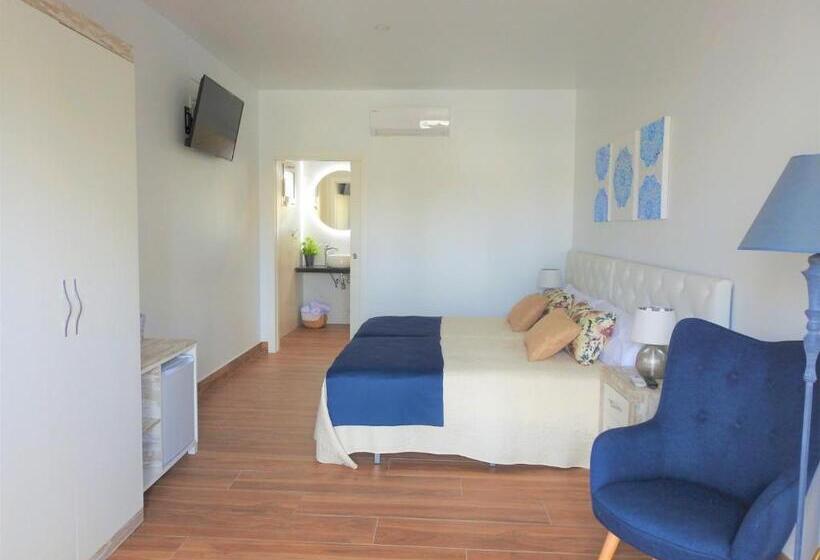 اتاق استاندارد, Sandra Rooms