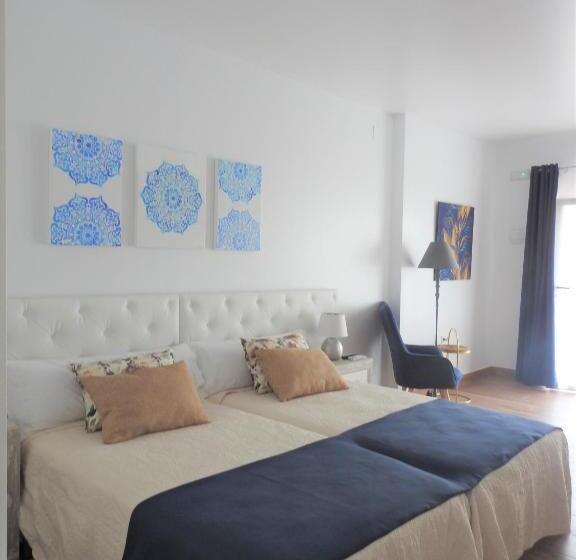 اتاق استاندارد, Sandra Rooms