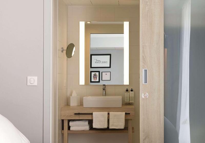 带大床的标准间, Hampton By Hilton Tours Centre