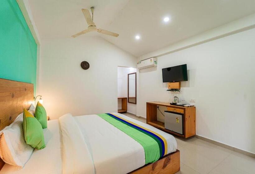Номер Deluxe, Treebo Gulmohar Beach Resort