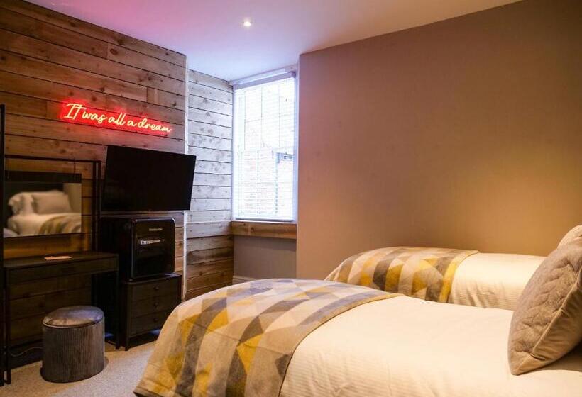 Номер Стандарт, The Lazy Pug