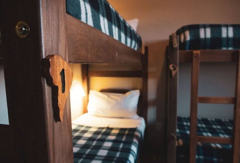 공용 욕실 구비 공동 객실 내의 침대, America Del Sur Calafate Hostel