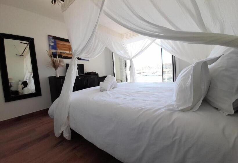 スーペリアースイート, Cap Saint Martin Marina