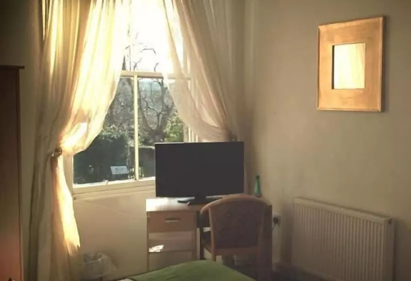 コンフォートルーム, Chapel Cross Guesthouse