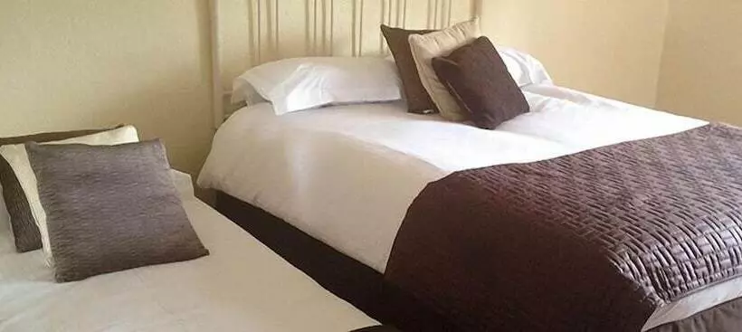コンフォートルーム, Chapel Cross Guesthouse