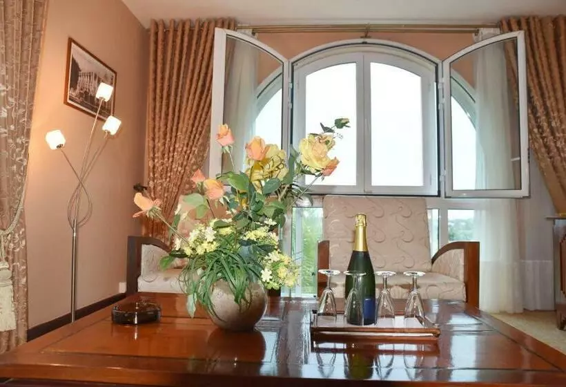 سوییت, Le Grand Hôtel Diego