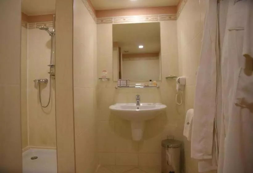 اتاق استاندارد سه نفره, Le Grand Hôtel Diego
