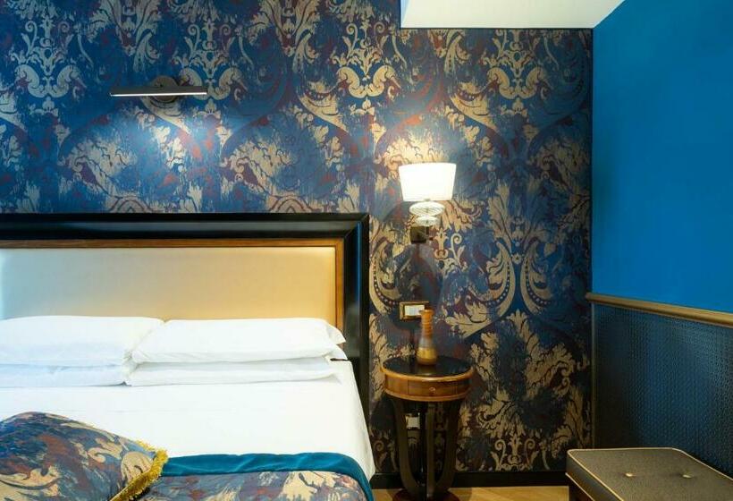 Superior Room, Paganelli