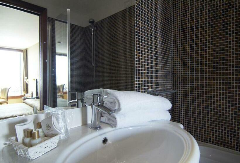 Superior Room, Paganelli