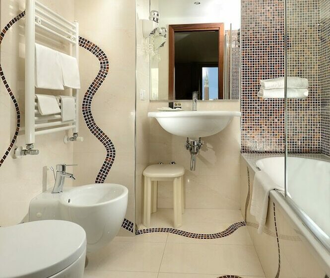 Superior Room, Paganelli