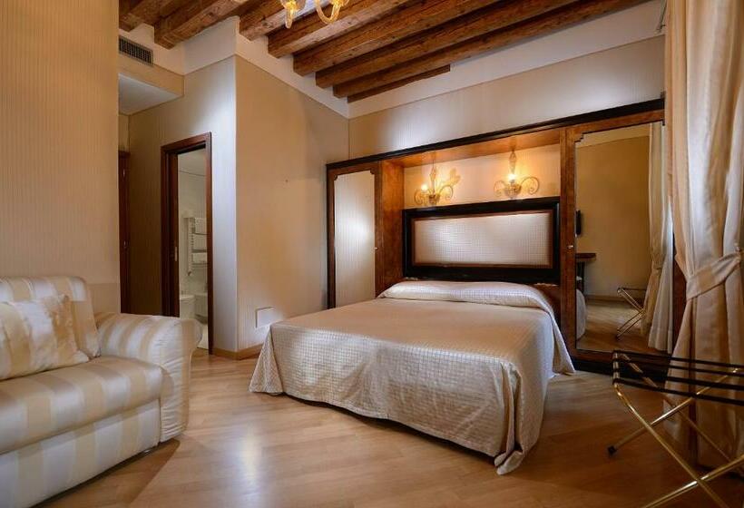 Family Room, Paganelli