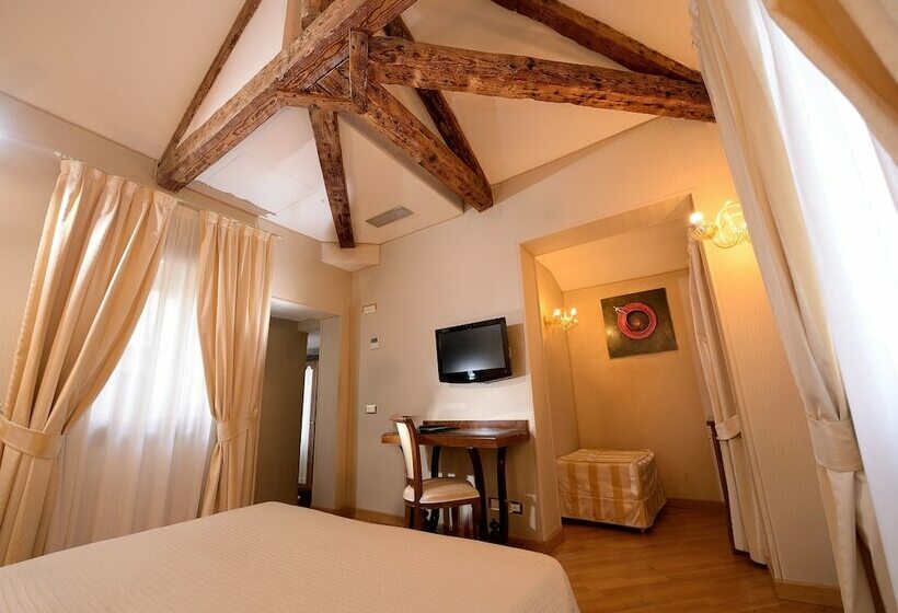 Family Room, Paganelli