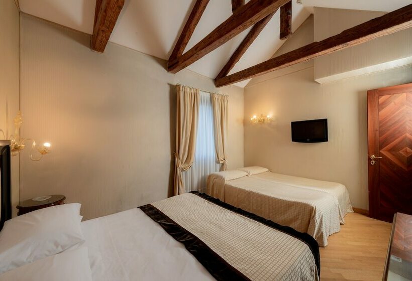 Family Room, Paganelli