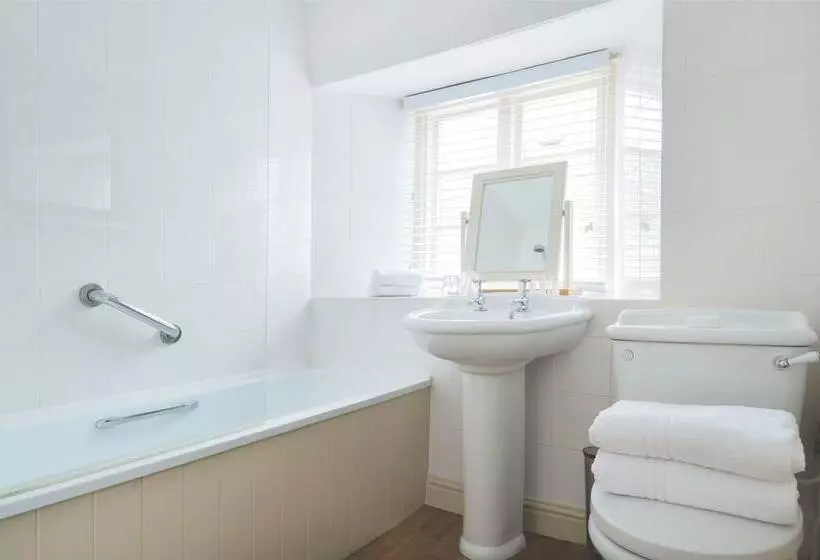 スタンダードルーム, The Old Custom House