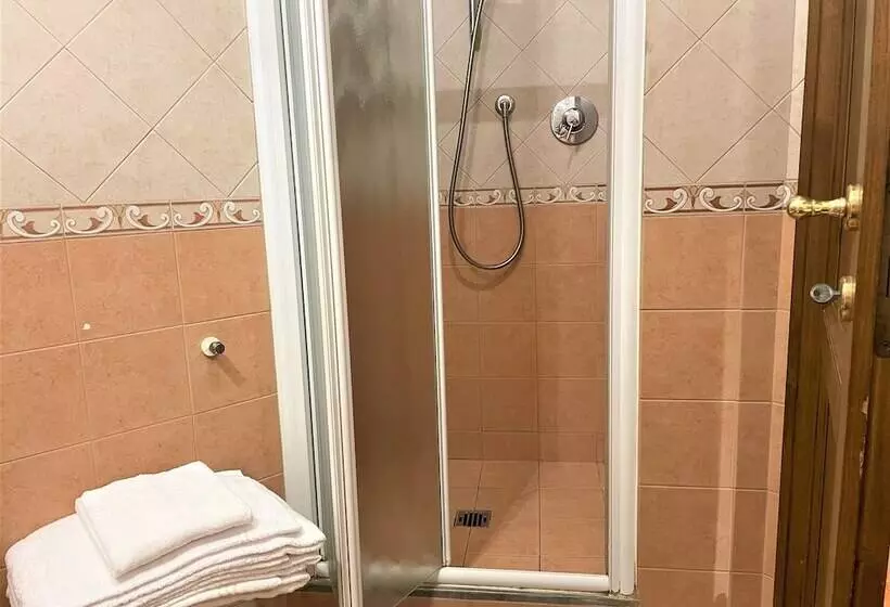 اتاق استاندارد سه نفره, Residence La Contessina