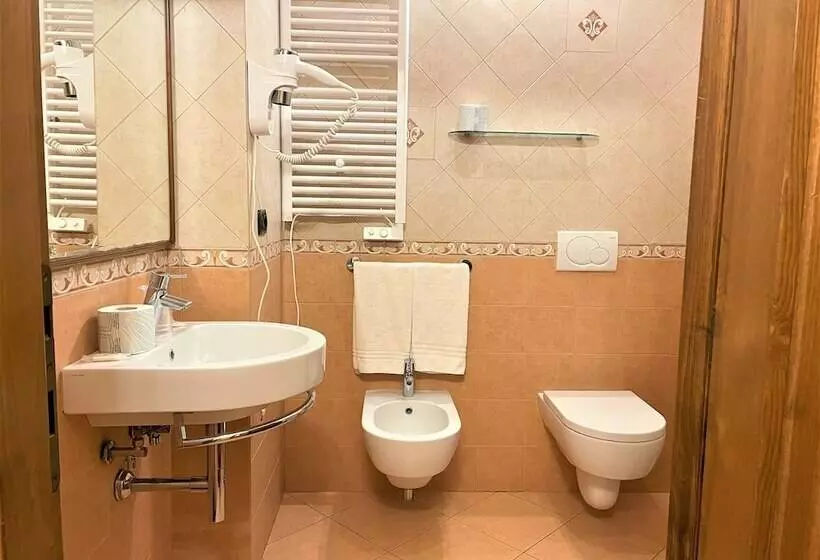 اتاق استاندارد سه نفره, Residence La Contessina