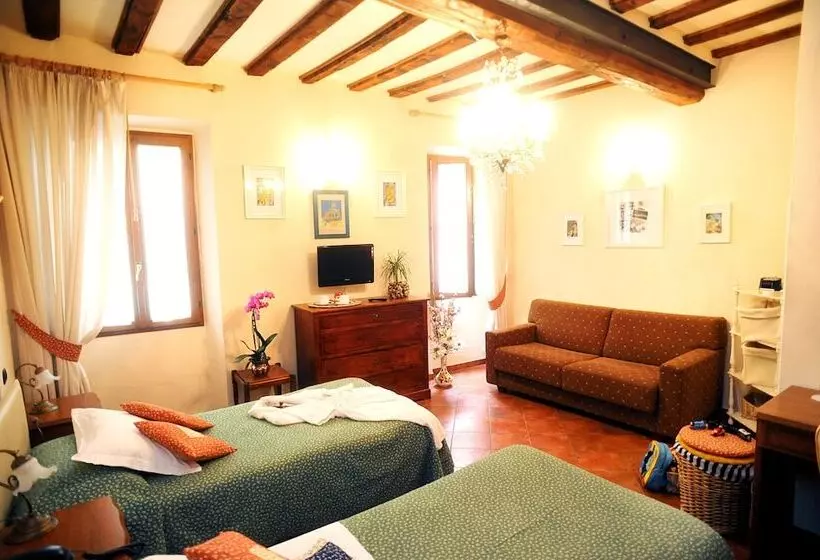 اتاق استاندارد چهار تخته, Residence La Contessina