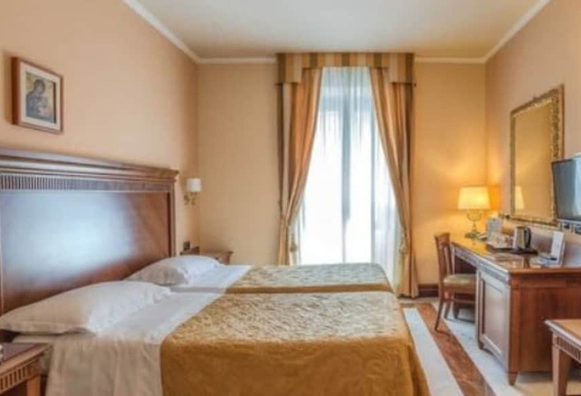 חדר סטנדרט לשלושה, Tmark Hotel Vaticano