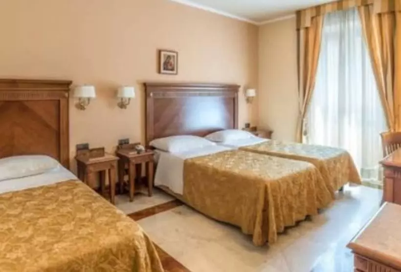 اتاق استاندارد سه نفره, Tmark Hotel Vaticano