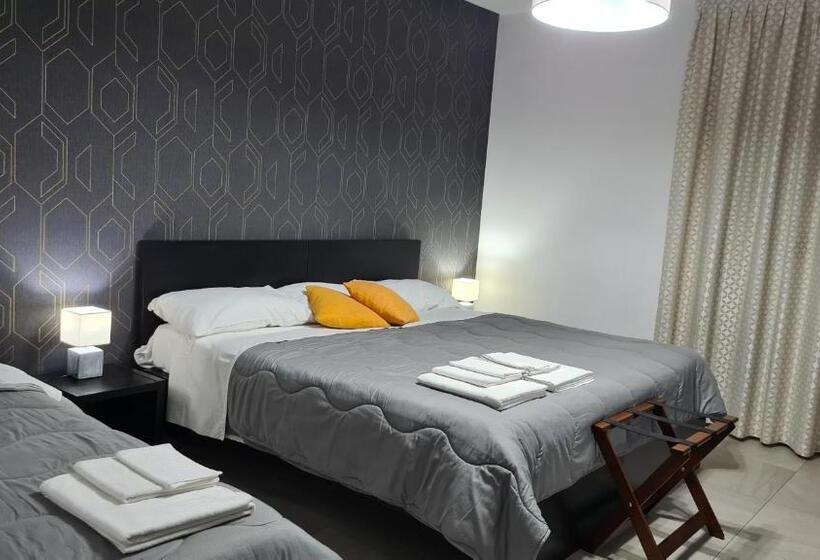 带阳台的三人标准间, Idilliaco Inn